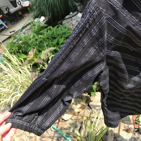 Women’s Black and White Button Down Top - Picture 4 of 9